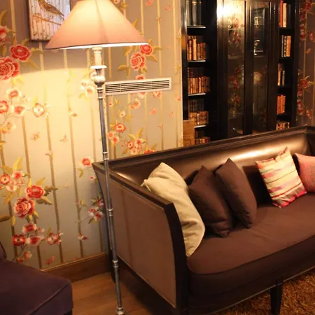Hotel Du Romancier 3*