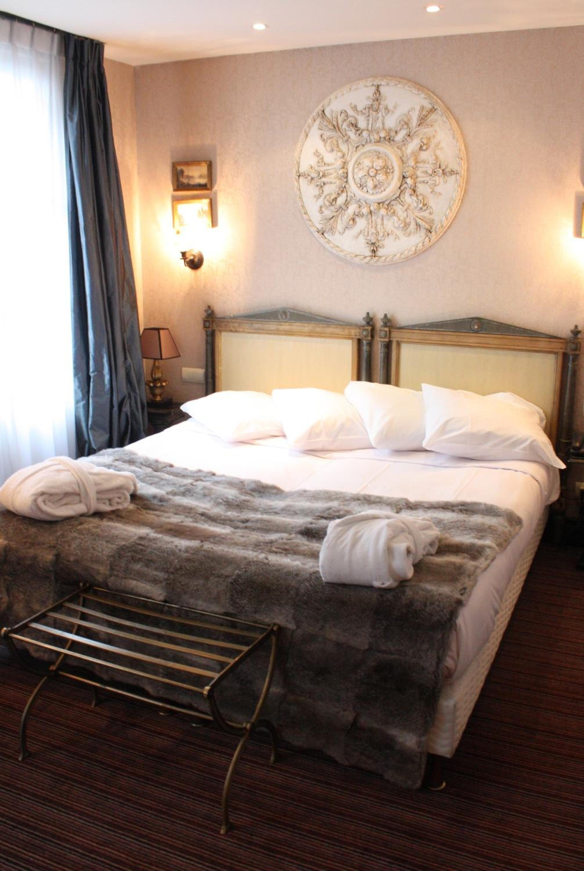 Du Romancier 3*