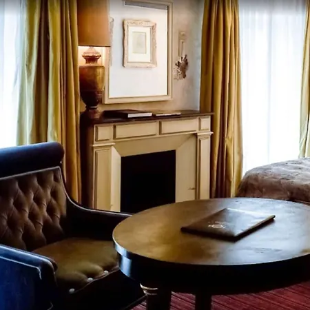 Hotel Du Romancier